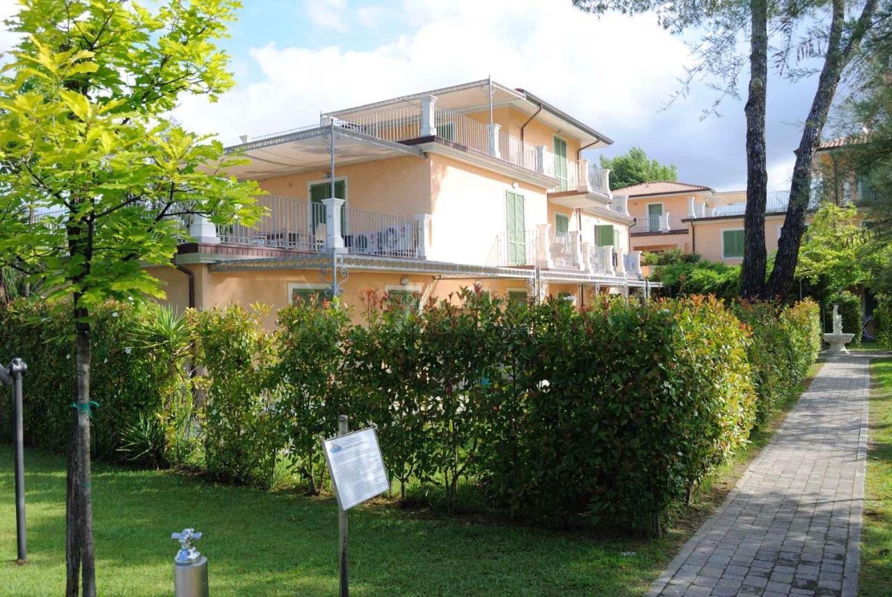Apartment In Marina Di Massa - Toskana 24103 Exterior photo